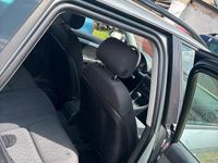 Second-hand Audi A4 130 CP (95 kW) 2005 Argintiu Break