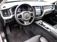 Gebraucht Volvo XC60 Plus 197 PS (144 kW) 2023 Bright dusk / metallic SUV