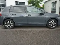 Gebraucht VW Golf VIII Active 150 PS (110 kW) 2023 Grau Limousine