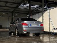Gebraucht BMW 530 231 PS (169 kW) 2005 Silber Limousine