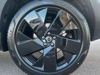 Neu Volvo XC40 Plus 163 PS (119 kW) 2025 Grau SUV