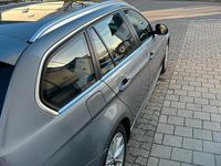 Gebraucht BMW 320 184 PS (135 kW) 2011 Grau Kombi