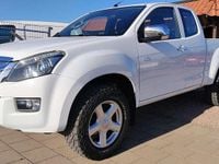 Second-hand Isuzu D-Max 163 CP (119 kW) 2015 Alb SUV
