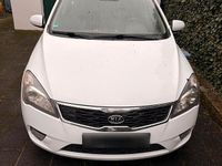 Gebraucht Kia Ceed 90 PS (66 kW) 2011 Weiß Kleinwagen