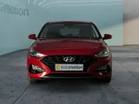 Gebraucht Hyundai i30 120 PS (88 kW) 2023 Rot Limousine