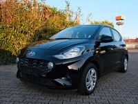 Gebraucht Hyundai i10 Select 67 PS (49 kW) 2023 Schwarz Kleinwagen