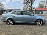Gebraucht VW Jetta 150 PS (110 kW) 2005 Blau Limousine