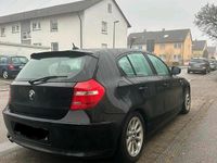 Gebraucht BMW 118 143 PS (105 kW) 2011 Schwarz Kleinwagen