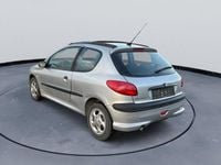 Gebraucht Peugeot 206 Tendance 75 PS (55 kW) 2003 Kleinwagen