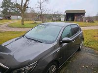 Gebraucht Peugeot 308 131 PS (96 kW) 2017 Grau Kleinwagen