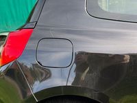 Second-hand Renault Clio II Expression 75 CP (55 kW) 2005 Negru Berlinǎ