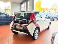 Gebraucht Toyota Aygo 72 PS (52 kW) 2020 Weiß Kleinwagen