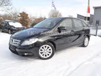 Gebraucht Mercedes B180 122 PS (89 kW) 2012 Schwarz Kleinwagen