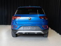 Gebraucht VW T-Roc Life 150 PS (110 kW) 2024 Blau SUV