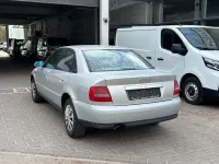 Usado Audi A4 101 HP (74 kW) 2000 Cinzento Sedan