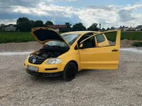 Gebraucht VW Golf VI 70 PS (51 kW) 2010 Gelb Kleinwagen