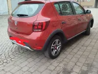 Gebraucht Dacia Sandero 95 PS (69 kW) 2019 Rot Limousine