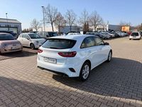 Gebraucht Kia Ceed Edition 7 120 PS (88 kW) 2023 Carraraweiß Kleinwagen