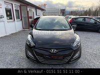 Gebraucht Hyundai i30 Trend 90 PS (66 kW) 2013 Schwarz Kombi