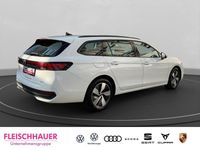 Gebraucht VW Passat Basis 150 PS (110 kW) 2025 Weiss Kombi