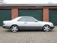 Second-hand Mercedes E300 220 CP (161 kW) 1990 Argintiu Coupe