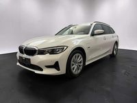 Gebraucht BMW 330e Advantage 184 PS (135 kW) 2022 Weiß Kombi