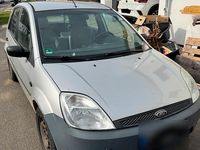 Usata Ford Fiesta 59 CV (43 kW) 2003 Argento Utilitaria