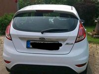 Gebraucht Ford Fiesta 80 PS (58 kW) 2014 Weiß Kleinwagen