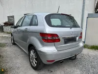 Gebraucht Mercedes B180 109 PS (80 kW) 2011 Silber Kleinwagen