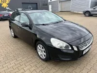 Gebraucht Volvo V60 Kinetic 114 PS (83 kW) 2012 Black stone Kombi