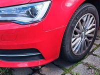 Gebraucht Audi A3 Ambiente 150 PS (110 kW) 2014 Rot Limousine