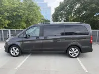 Gebraucht Mercedes V220 Edition 163 PS (119 kW) 2023 Grau Van / Kleinbus