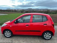 Gebraucht Hyundai i10 Edition 69 PS (50 kW) 2012 Rot Kleinwagen
