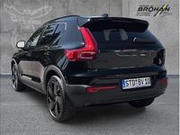 Neu Volvo XC40 Plus 163 PS (119 kW) 2026 Schwarz (onyx black / metallic) SUV