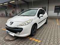 Gebraucht Peugeot 207 Tendance 73 PS (53 kW) 2009 Weiß Limousine