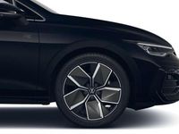 Neu VW Golf VIII R-line 150 PS (110 kW) 2025 Grenadillschwarz Kombi