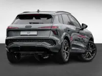 Gebraucht Audi Q3 S-Line 265 PS (194 kW) 2026 Salbeigrün metallic SUV