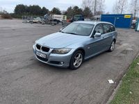 Gebraucht BMW 320 184 PS (135 kW) 2011 Blau Kombi