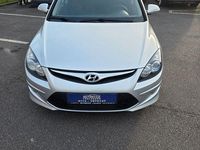 Gebraucht Hyundai i30 Classic 109 PS (80 kW) 2012 Silber Limousine
