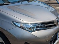 Gebraucht Toyota Auris Cool 99 PS (72 kW) 2015 Braun Limousine