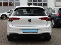 Gebraucht VW Golf VIII R 131 PS (96 kW) 2023 Oryxweiß perlmutteffekt Limousine