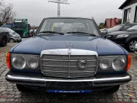 Gebraucht Mercedes E230 136 PS (100 kW) 1981 Blau Limousine