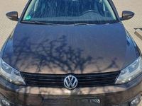 Second-hand VW Jetta Match 122 CP (89 kW) 2012 Maro Berlinǎ