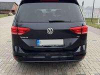 Gebraucht VW Touran 110 PS (80 kW) 2016 Schwarz Van / Kleinbus