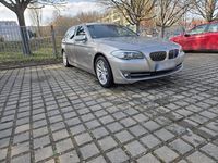 Gebraucht BMW 525 218 PS (160 kW) 2012 Gold Kombi