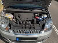 Gebraucht Ford Fiesta 101 PS (74 kW) 2006 Grau Kleinwagen