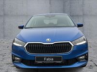 Neu Skoda Fabia Essence 95 PS (69 kW) 2025 Blau Limousine