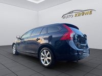 Gebraucht Volvo V60 150 PS (110 kW) 2017 Blau Kombi