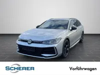 Gebraucht VW Passat R-line 150 PS (110 kW) 2026 Oyster silver metallic (metallic) Limousine