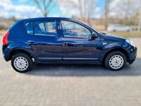 Gebraucht Dacia Sandero 75 PS (55 kW) 2012 Blau Limousine